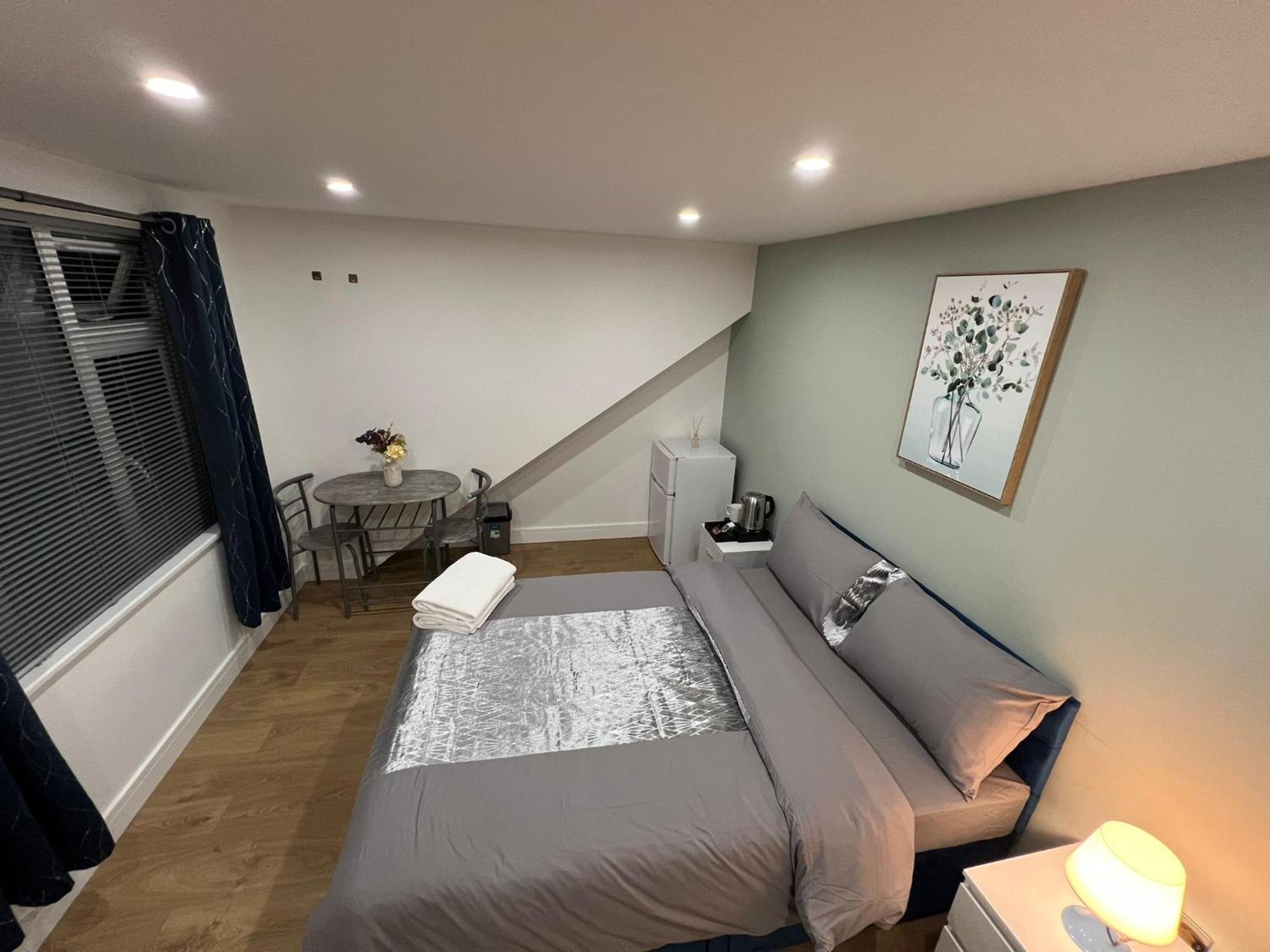 Modern Suite 1 Feltham المظهر الخارجي الصورة